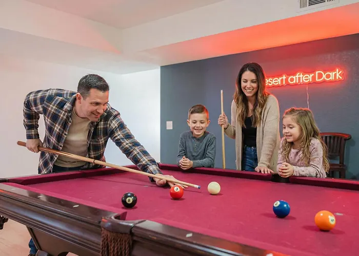 Holiday home Refreshing Pool Hot Tub Game Sleeps 8 *
