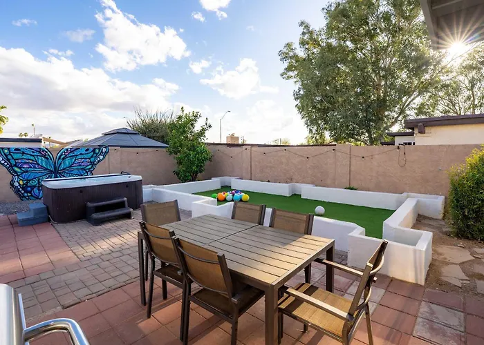 Holiday home Refreshing Pool Hot Tub Game Sleeps 8