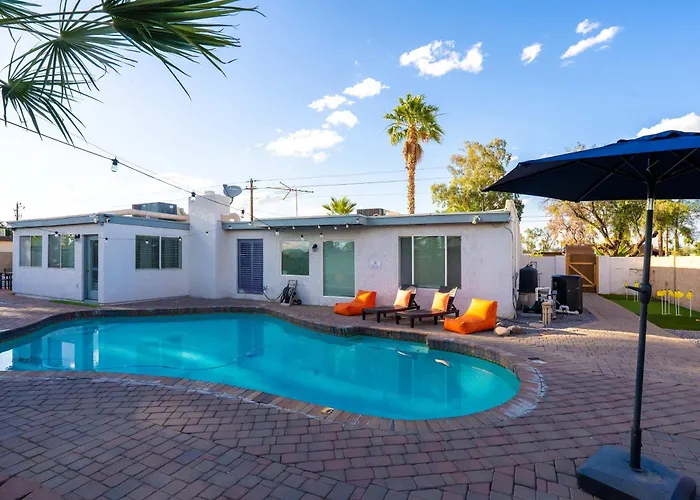 Refreshing Pool Hot Tub Game Sleeps 8 Scottsdale