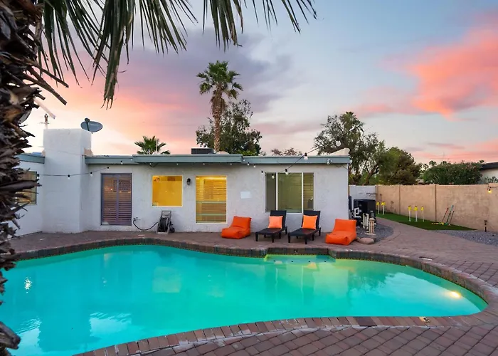 Refreshing Pool Hot Tub Game Sleeps 8 Scottsdale